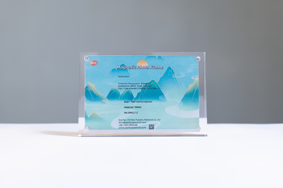 ซื้อ รูปทรงสี่เหลี่ยมที่ชัดเจนเป็นคริสตัล แม็กเนต แอคริลิค กรอบภาพสําหรับสํานักงานบ้าน online manufacture