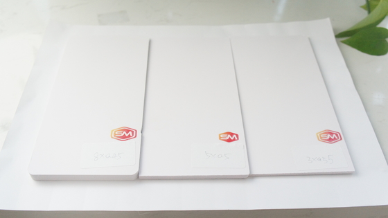 กระดาษฟองพีวีซีสีขาว 1220*2440 มิลลิเมตร ขนาด 10 มิลลิเมตร มีความละเอียดดีและทนทานกับอากาศ